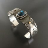 ナバホ族：イサカピークターコイズバングル【Pat　Bedonie】