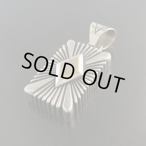 画像: ナバホ族：No1フラットワイヤー14KWダイヤモンドサンバーストペンダント