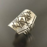 画像: ナバホ族：エンボスハンドスタンプリング【Clendon Pete】25.5号