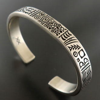 画像2: ナバホ族：9.5mmx3.2mm幾何学模様バングル【Norbert Peshlakai】