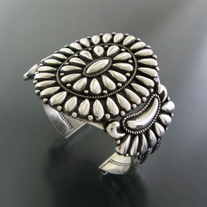 インディアンジュエリーナバホ クラスターターコイズバングル時計